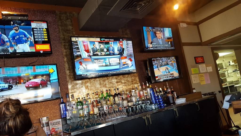 Chilis Grill & Bar | restaurant | 15305 W 67th St, Shawnee, KS 66217, USA | 9136310862 OR +1 913-631-0862