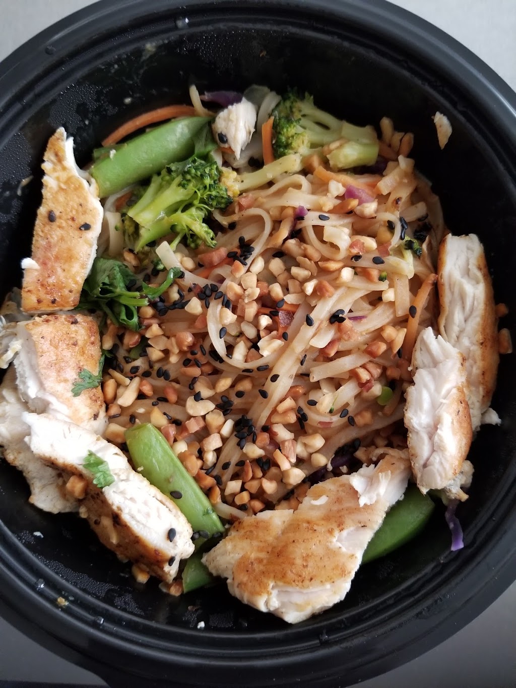 Noodles and Company | meal takeaway | 1 S Franklin St, Chicago, IL 60606, USA | 3126342132 OR +1 312-634-2132