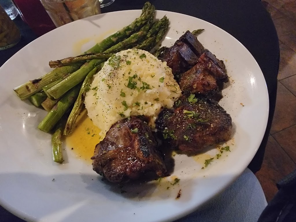 Ella Bs Restaurant | restaurant | 1004 N Collins St, Arlington, TX 76011, USA | 2142880186 OR +1 214-288-0186