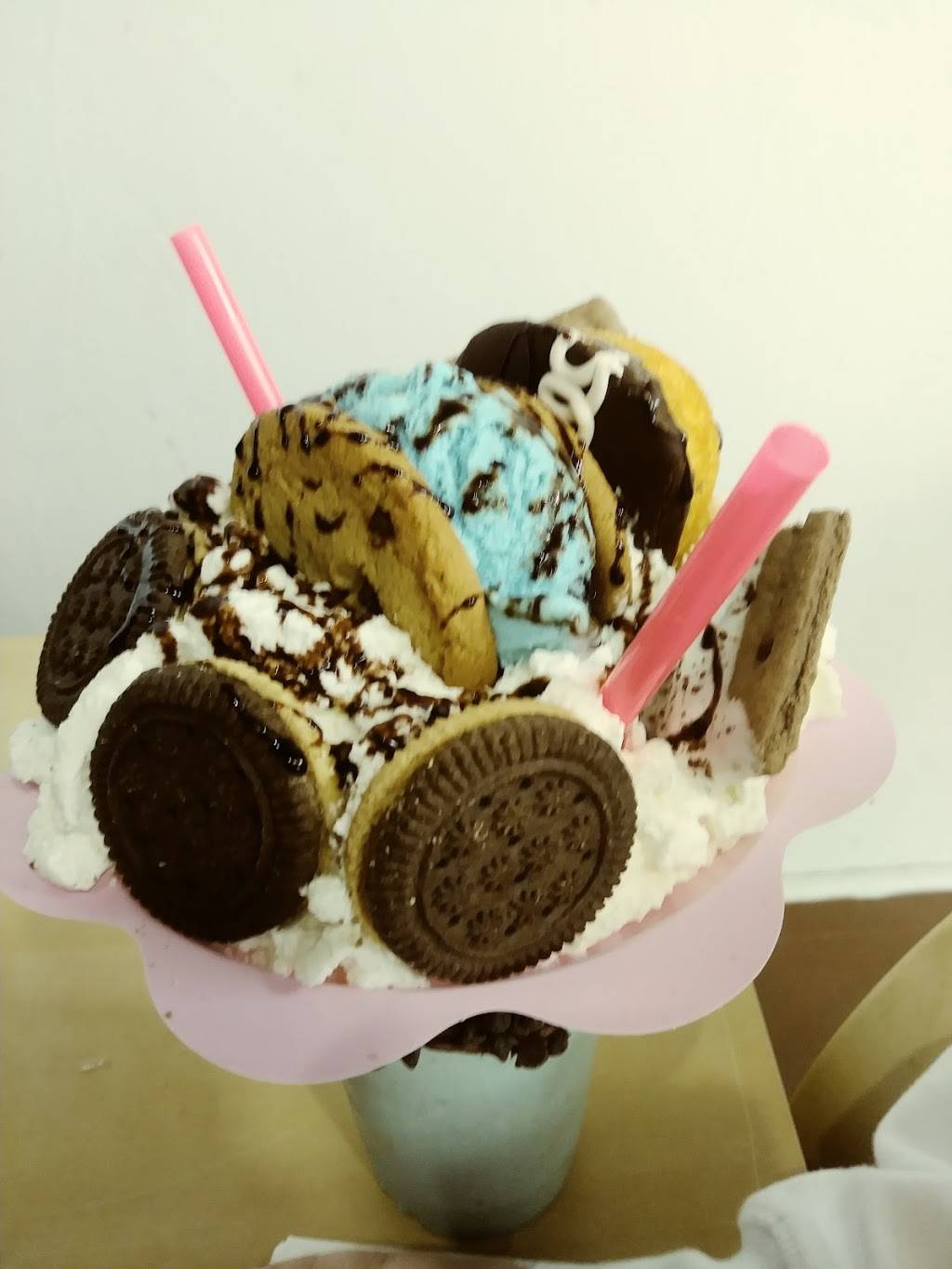 Addicted Coffee Bar - Lakewood | cafe | 13743 Madison Ave, Lakewood, OH 44107, USA | 2162108563 OR +1 216-210-8563