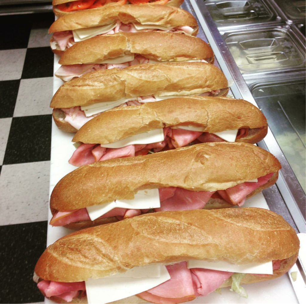 Corner Stone Pizza Cafe | restaurant | 5 Bowdoin St, Boston, MA 02124, USA | 6178250033 OR +1 617-825-0033