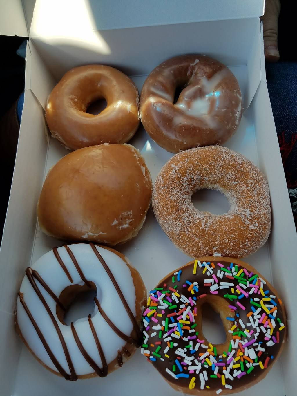 Krispy Kreme | bakery | 1305 West Chester Pike, Havertown, PA 19083, USA | 4844538075 OR +1 484-453-8075