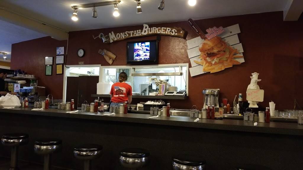 Daybreak Family Restaurant | restaurant | 337 W Center St, West Bridgewater, MA 02379, USA | 5085835341 OR +1 508-583-5341