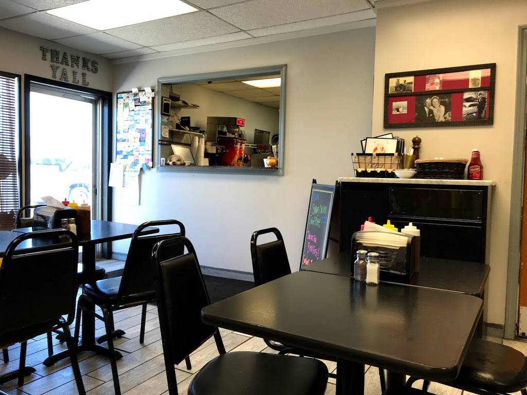 Hometown BBQ & Grill | restaurant | 33684 US-280, Childersburg, AL 35044, USA | 2563781223 OR +1 256-378-1223