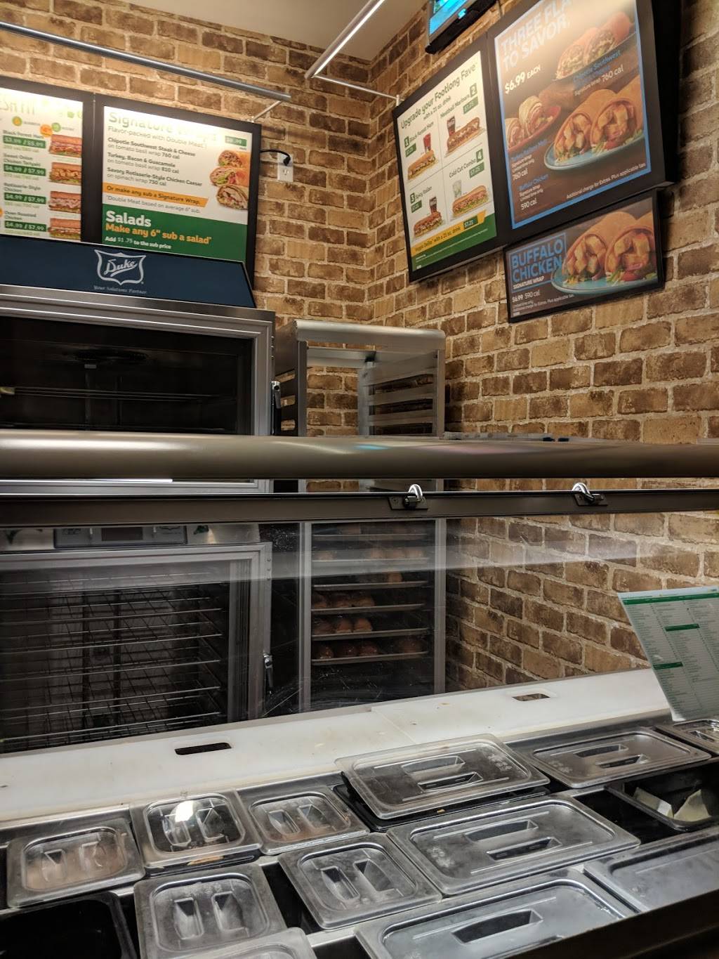 Subway Restaurants | restaurant | 2558 N 3653rd Rd, Sheridan, IL 60551, USA | 8154963292 OR +1 815-496-3292