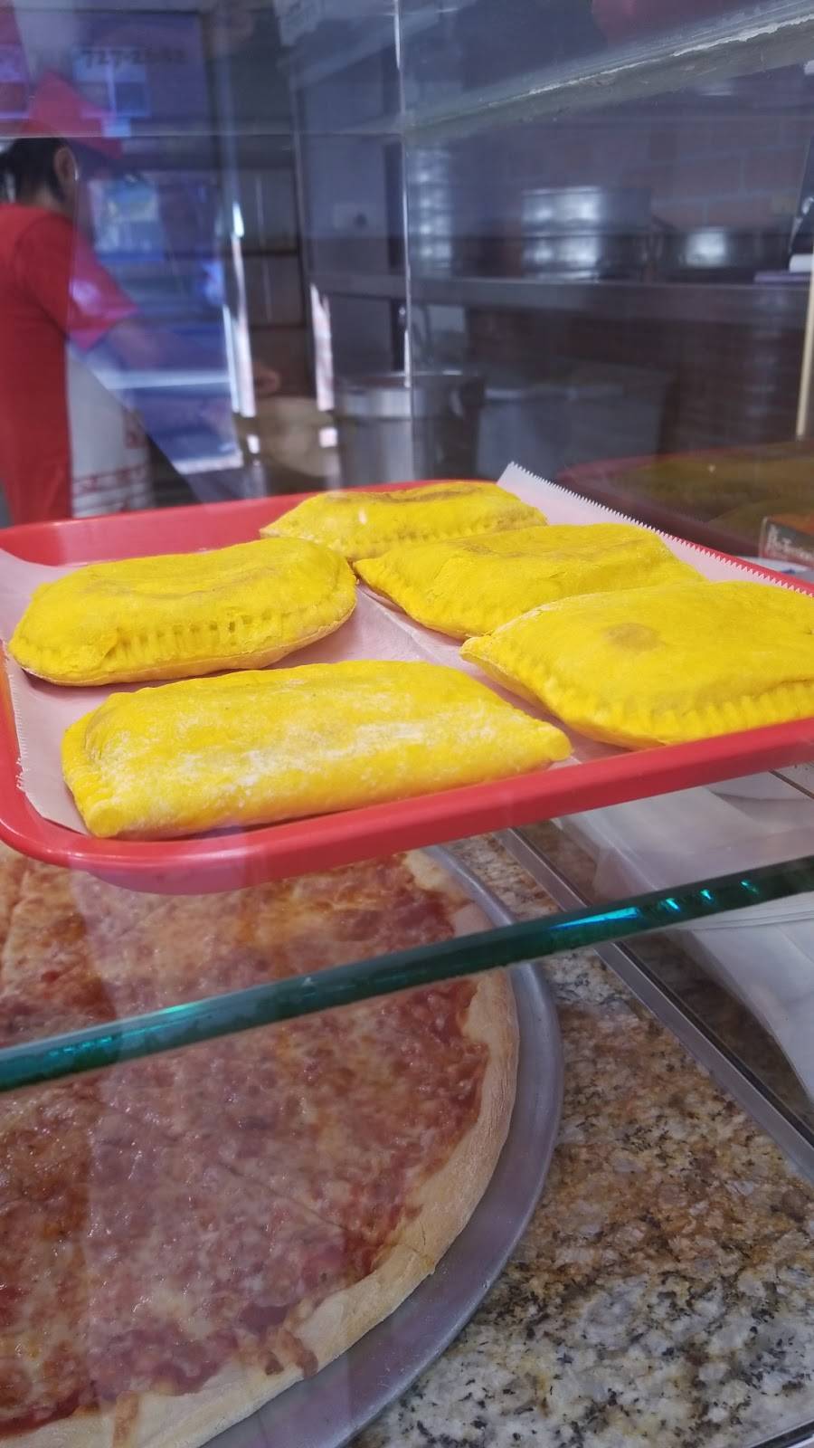 Three Brothers Pizzeria | restaurant | 189 Broad St, Staten Island, NY 10304, USA | 7187272682 OR +1 718-727-2682