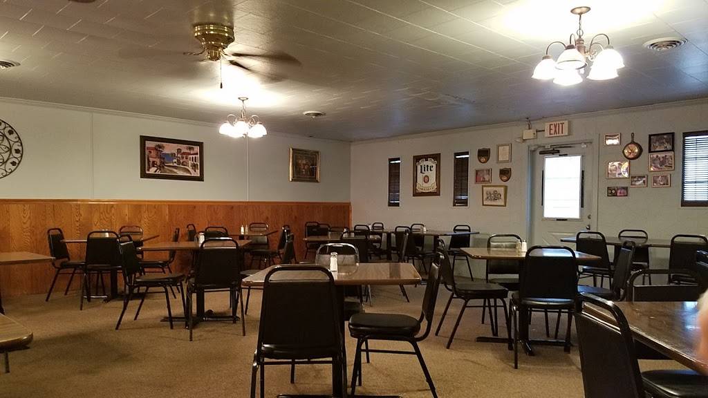 Earls Supper Club | restaurant | 103 West Main Street, West Union, IL 62477, USA | 2172793534 OR +1 217-279-3534