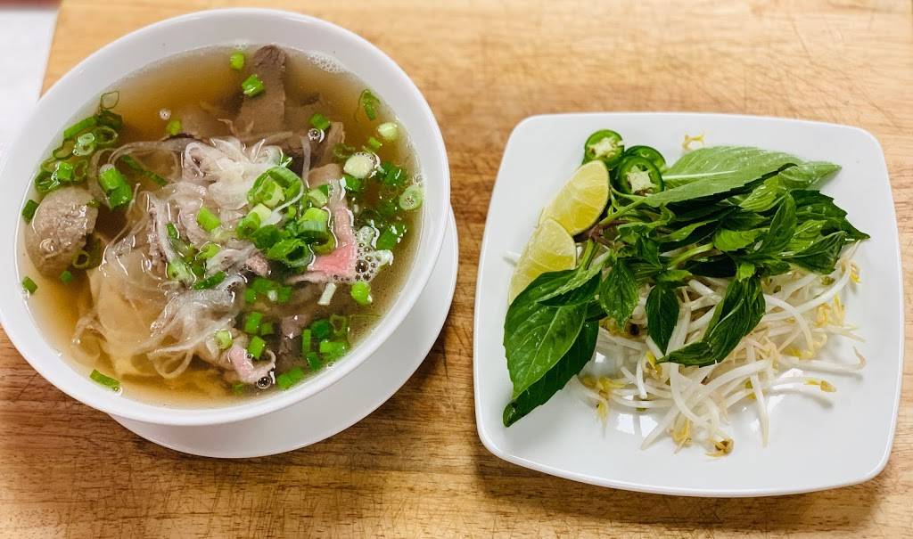 Mr Pho Vietnamese Noodle House | restaurant | 111 NE Plaza, North East, MD 21901, USA | 4106567843 OR +1 410-656-7843