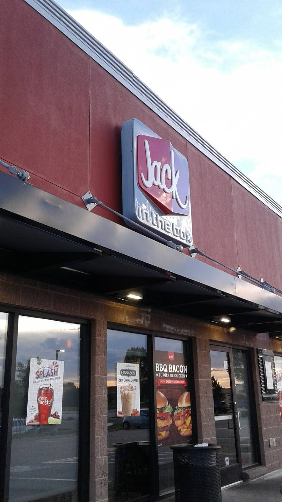 Jack in the Box | restaurant | 11179 S Pikes Peak Dr, Parker, CO 80138, USA | 3038401807 OR +1 303-840-1807