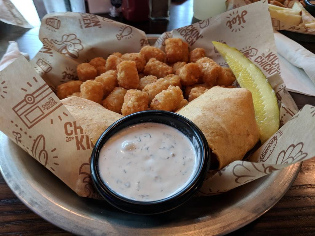 Kickin Chicken | restaurant | 349 W Coleman Blvd, Mt Pleasant, SC 29464, USA | 8438818734 OR +1 843-881-8734