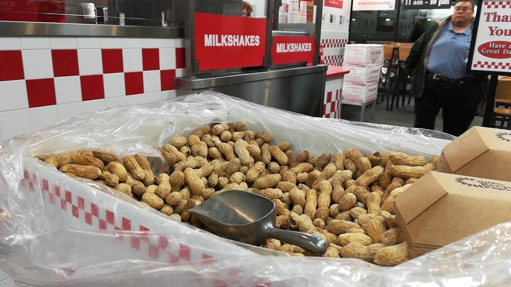 Five Guys | meal takeaway | Bear Creek Village, 17124 Redmond Way, Redmond, WA 98052, USA | 4254068949 OR +1 425-406-8949