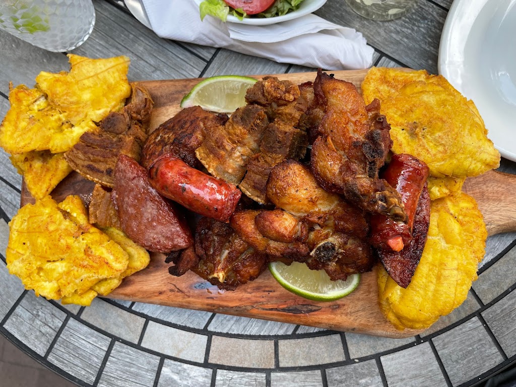 Guavaberry Dominican Restaurant | restaurant | 8417 Georgia Ave, Silver Spring, MD 20910, USA | 3013261923 OR +1 301-326-1923