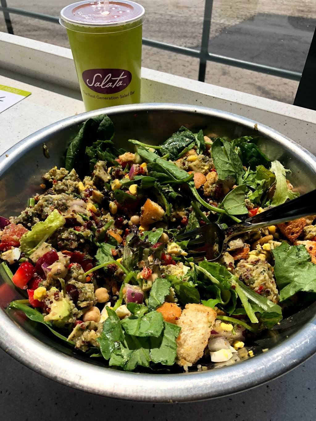 Salata | restaurant | 140 E Golf Rd, Schaumburg, IL 60173, USA | 8477648916 OR +1 847-764-8916