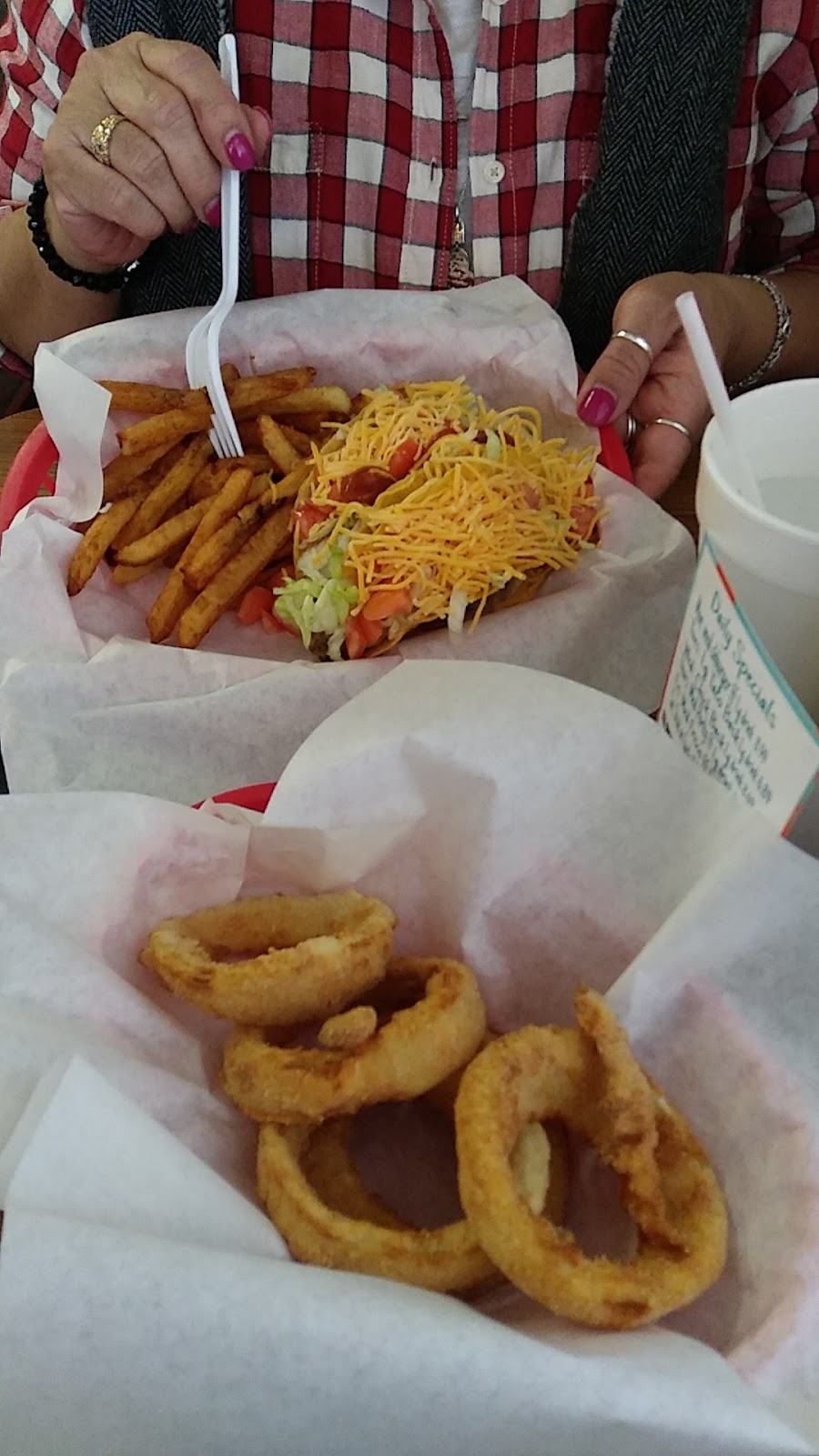 Pats Drive Inn | restaurant | 400 Scott Ave, Wichita Falls, TX 76301, USA | 9403223531 OR +1 940-322-3531