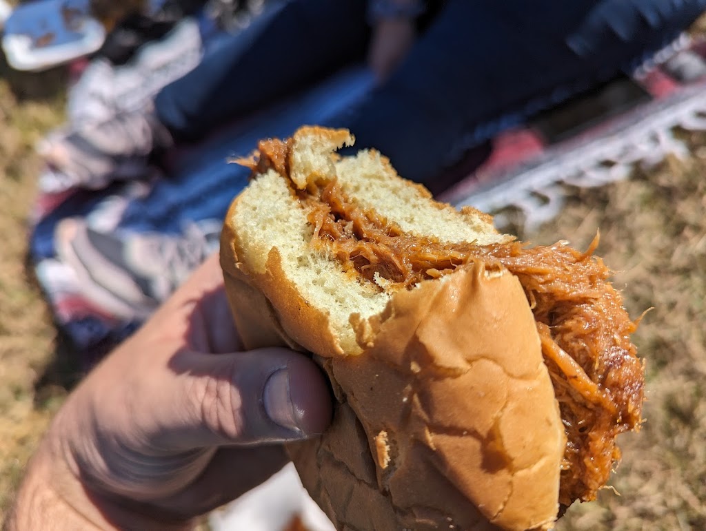 Big Doons BBQ | restaurant | 258 Forest Rd, Hueytown, AL 35023, USA | 2054368009 OR +1 205-436-8009