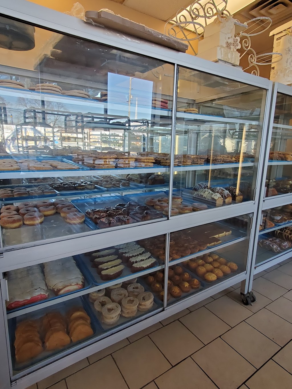 JIREH Bakery & Pizzeria | restaurant | 2807 147th St, Posen, IL 60469, USA | 7083894344 OR +1 708-389-4344