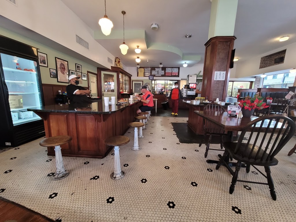 Pearl’s Diner | restaurant | 330 N Magnolia St, Laurel, MS 39440, USA | 6016820945 OR +1 601-682-0945