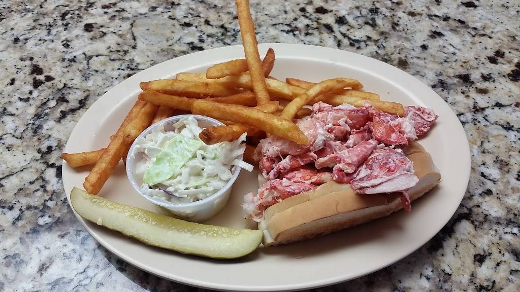 Eagles Nest Restaurant | restaurant | 1016 N Main St #1239, Brewer, ME 04412, USA | 2079897635 OR +1 207-989-7635