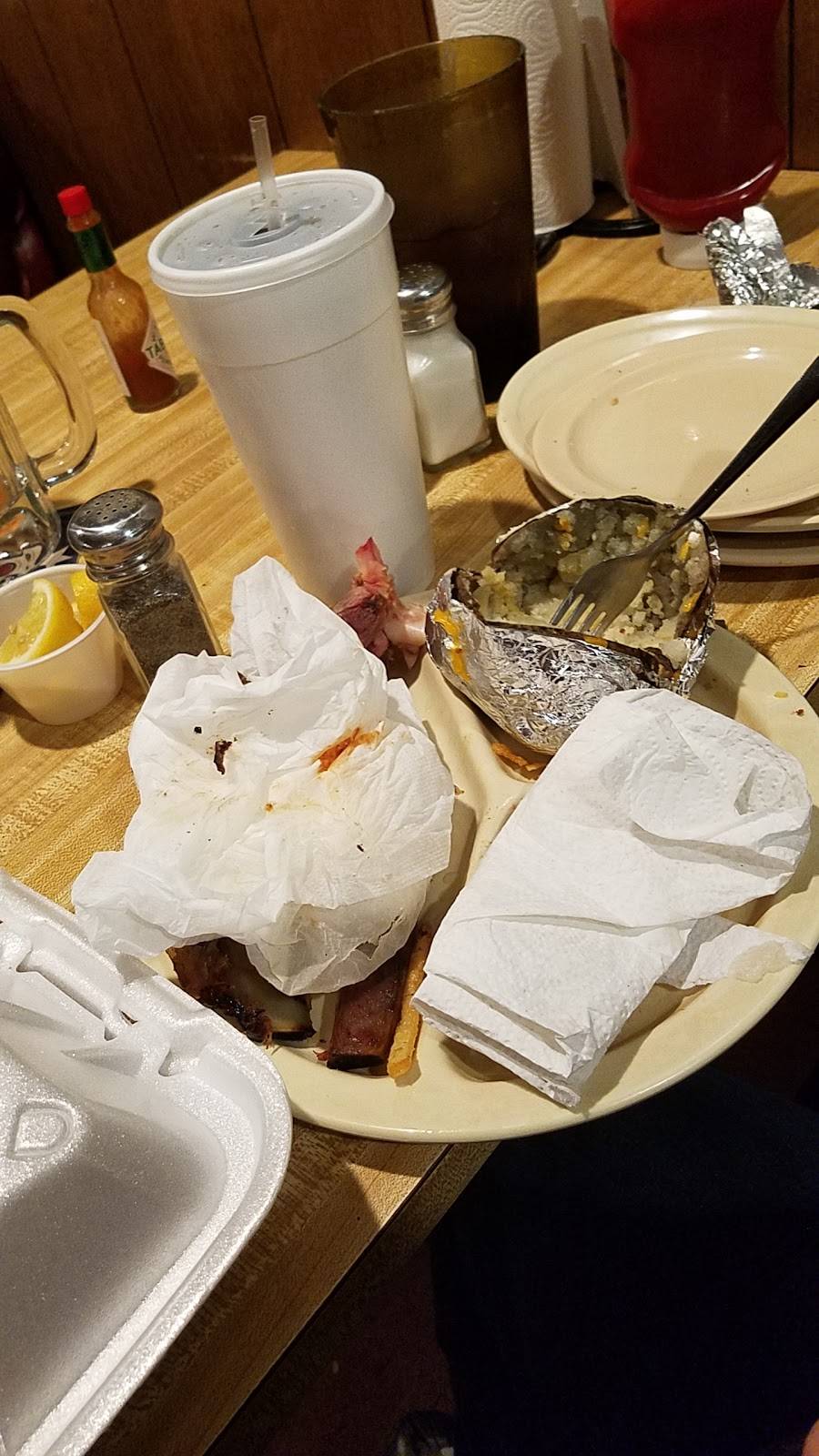 Smokehouse | restaurant | 1123 Fort Worth Dr, Denton, TX 76205, USA | 9405663073 OR +1 940-566-3073