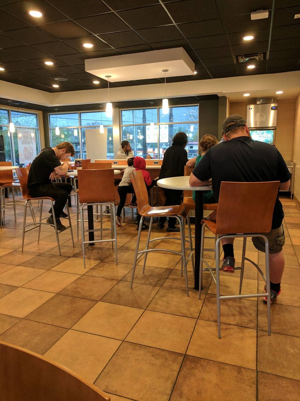 Taco Bell | meal takeaway | 2904 Gallatin Pike, Nashville, TN 37216, USA | 6152285083 OR +1 615-228-5083