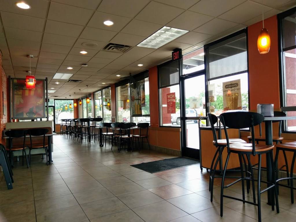 Jack in the Box | restaurant | 700 W Division St, Arlington, TX 76012, USA | 8175836430 OR +1 817-583-6430