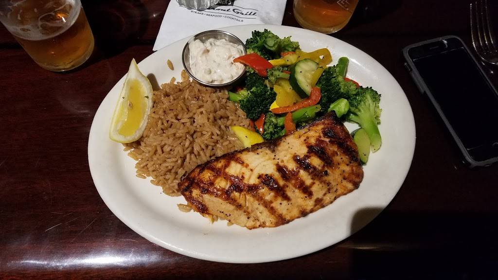 Chucks Waterfront Grill | restaurant | 113 Harbor Way Ste 180, Santa Barbara, CA 93109, USA | 8055641200 OR +1 805-564-1200