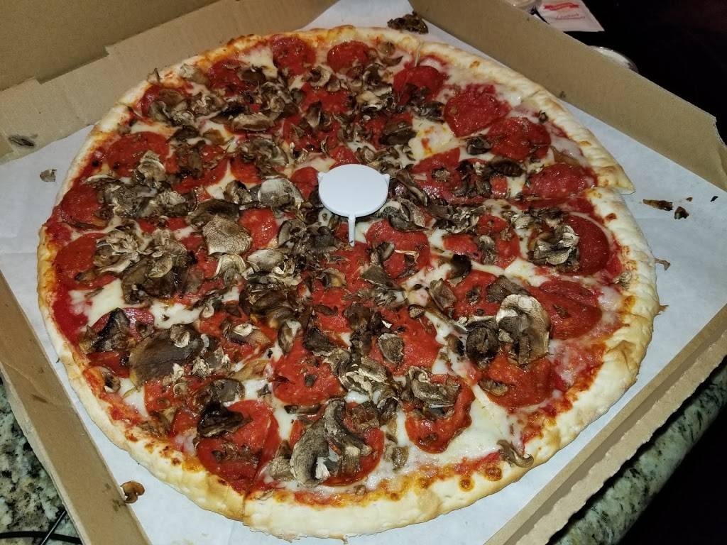 Fattes Pizza | restaurant | 2767 W Shaw Ave #117, Fresno, CA 93711, USA | 5593745555 OR +1 559-374-5555