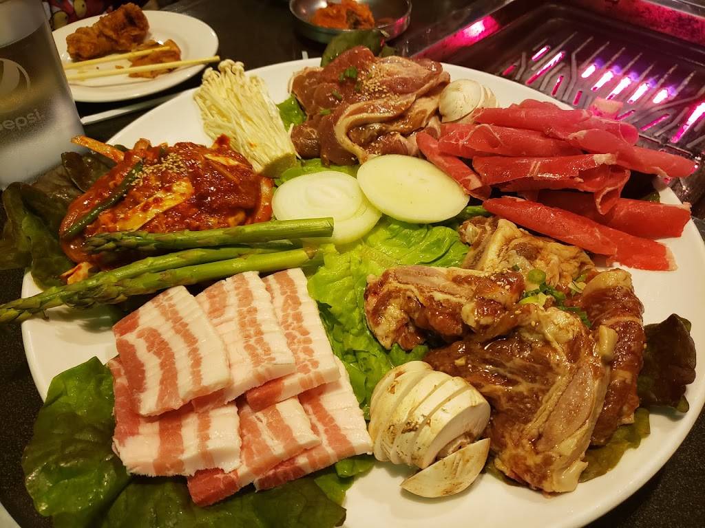 Macheko | restaurant | 2283 Ellsworth Rd, Ypsilanti, MI 48197, USA | 7344348989 OR +1 734-434-8989