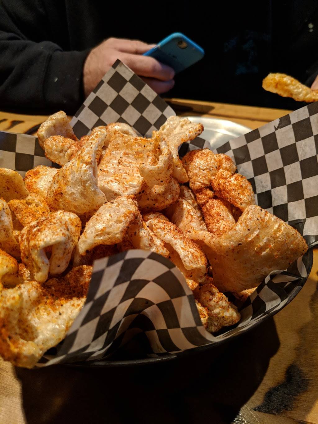 BBQ Saloon | restaurant | 4900 Laclede Ave, St. Louis, MO 63108, USA | 3148336666 OR +1 314-833-6666