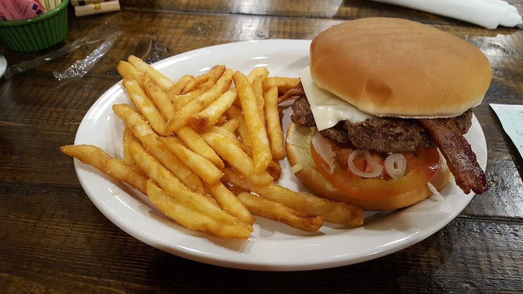 Baileys Country Cookin | restaurant | 811 Main St, Melbourne, AR 72556, USA | 8703685454 OR +1 870-368-5454