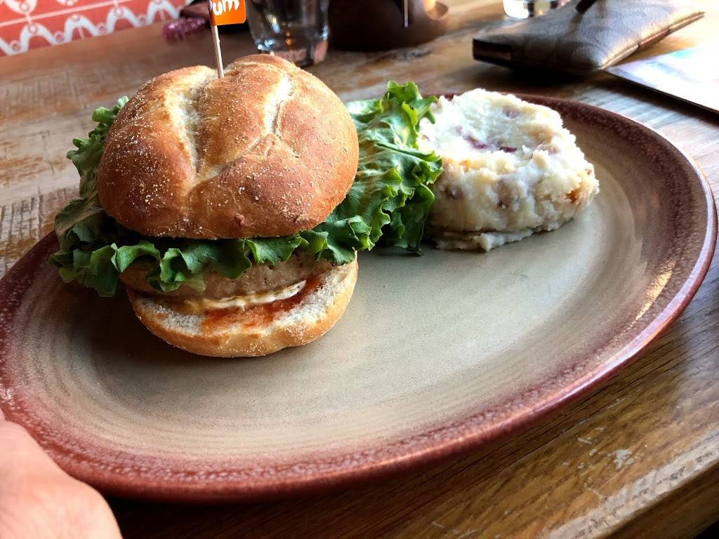 Nandos Peri-Peri | restaurant | 14030 Promenade Commons St, Gainesville, VA 20155, USA | 7037534100 OR +1 703-753-4100