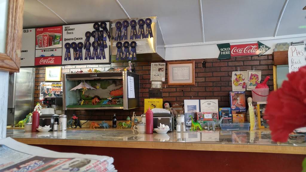 Girard Dinor | restaurant | 222 Main St W, Girard, PA 16417, USA | 8147744888 OR +1 814-774-4888