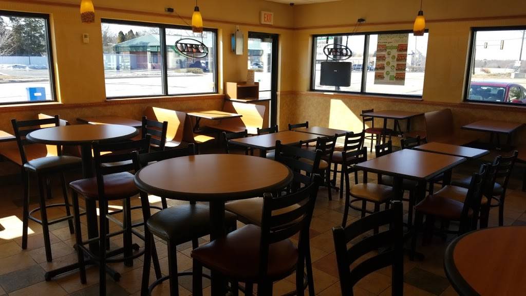 Subway | restaurant | 1028 W Galena Ave, Freeport, IL 61032, USA | 8152357827 OR +1 815-235-7827
