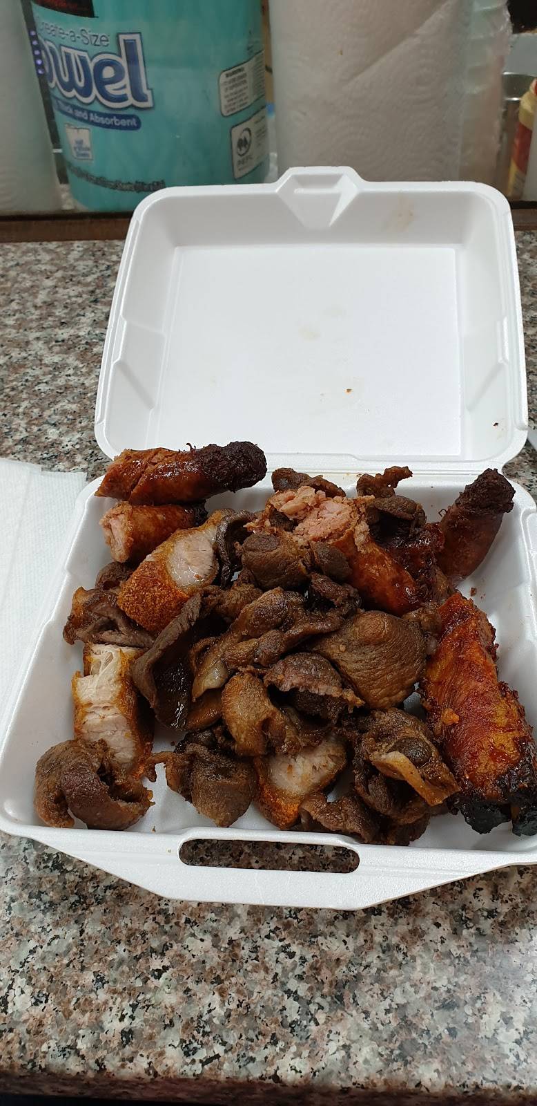 Yelys Restaurant | restaurant | 284 Centre St, Jamaica Plain, MA 02130, USA | 6175242204 OR +1 617-524-2204