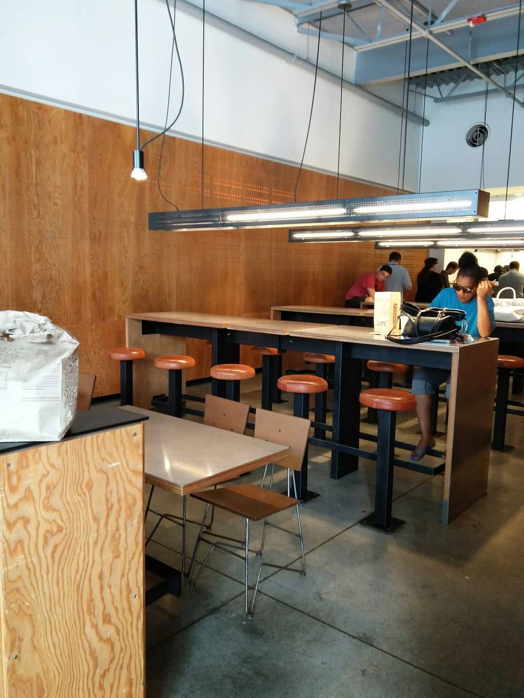 Chipotle Mexican Grill | restaurant | 6 E Washington St Ste 100, Indianapolis, IN 46204, USA | 3176535098 OR +1 317-653-5098