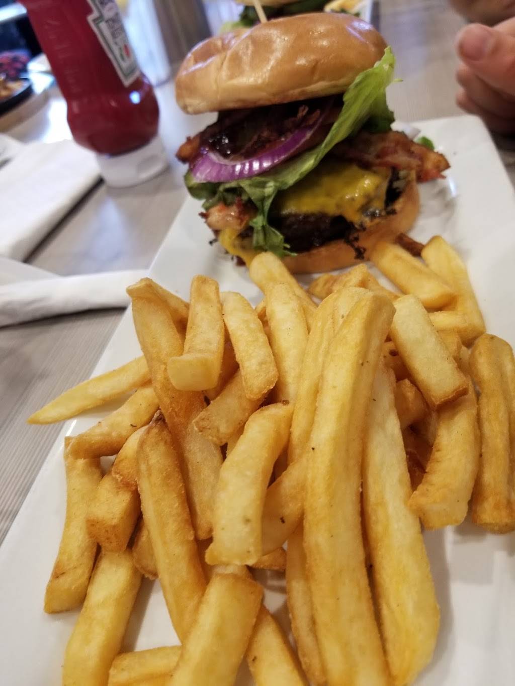 Perkins Restaurant & Bakery | restaurant | 701 E W State Rd 434, Winter Springs, FL 32708, USA | 4075427976 OR +1 407-542-7976