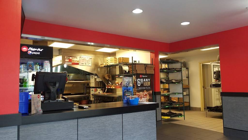 Pizza Hut | restaurant | 380 Dover Center Rd, Bay Village, OH 44140, USA | 4408357050 OR +1 440-835-7050