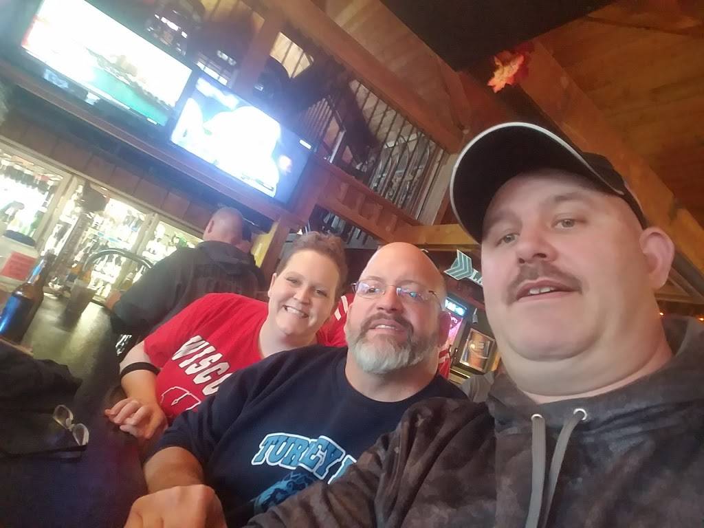 Hog Cabin Saloon | restaurant | 631 Newark Rd, Beloit, WI 53511, USA | 6083650500 OR +1 608-365-0500