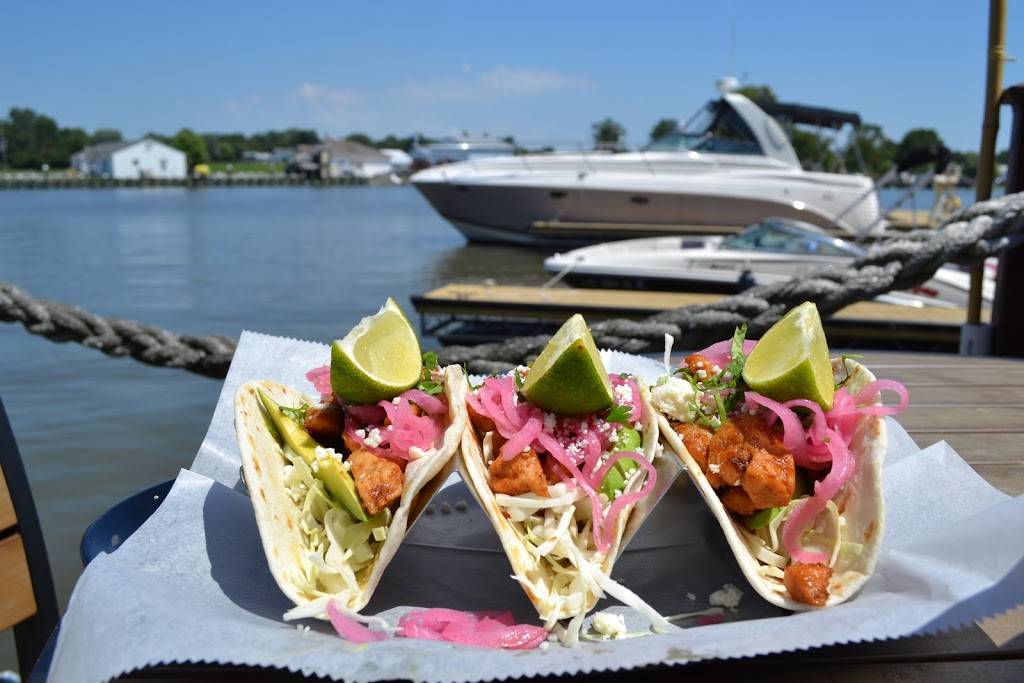 Chesapeake Inn Restaurant & Marina | restaurant | 605 2nd St, Chesapeake City, MD 21915, USA | 4108852040 OR +1 410-885-2040