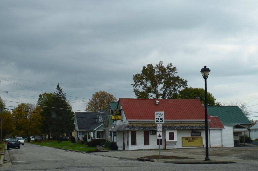 Whitts Pizza | restaurant | 407 Washington St, Hope, IN 47246, USA | 8125466171 OR +1 812-546-6171