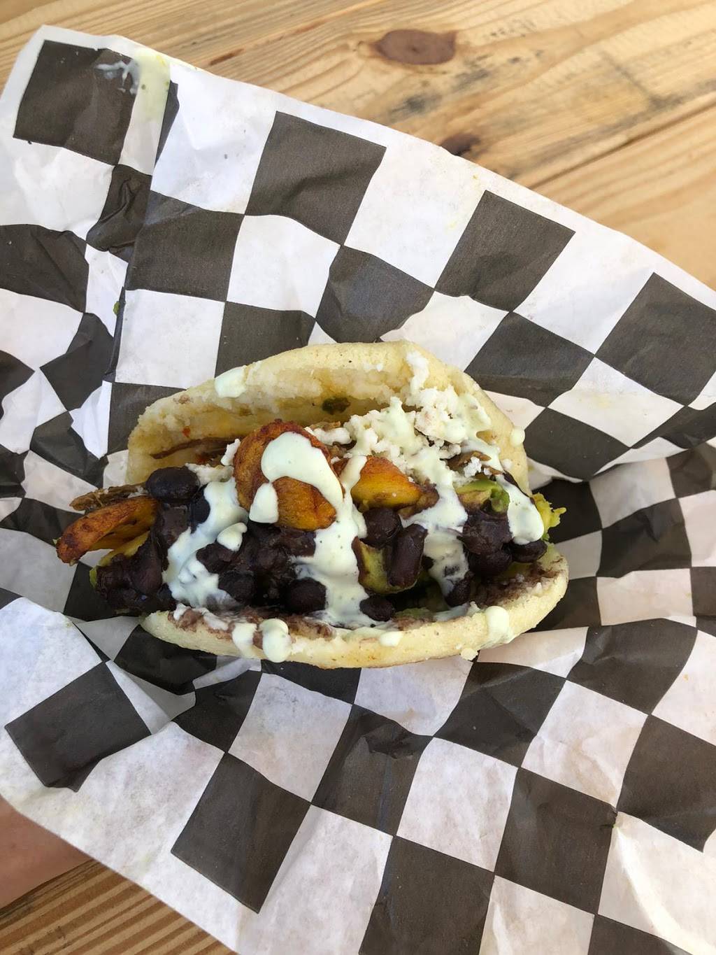 Arepas Donde Flor | restaurant | 11815 US-301, Riverview, FL 33578, USA | 8132172208 OR +1 813-217-2208