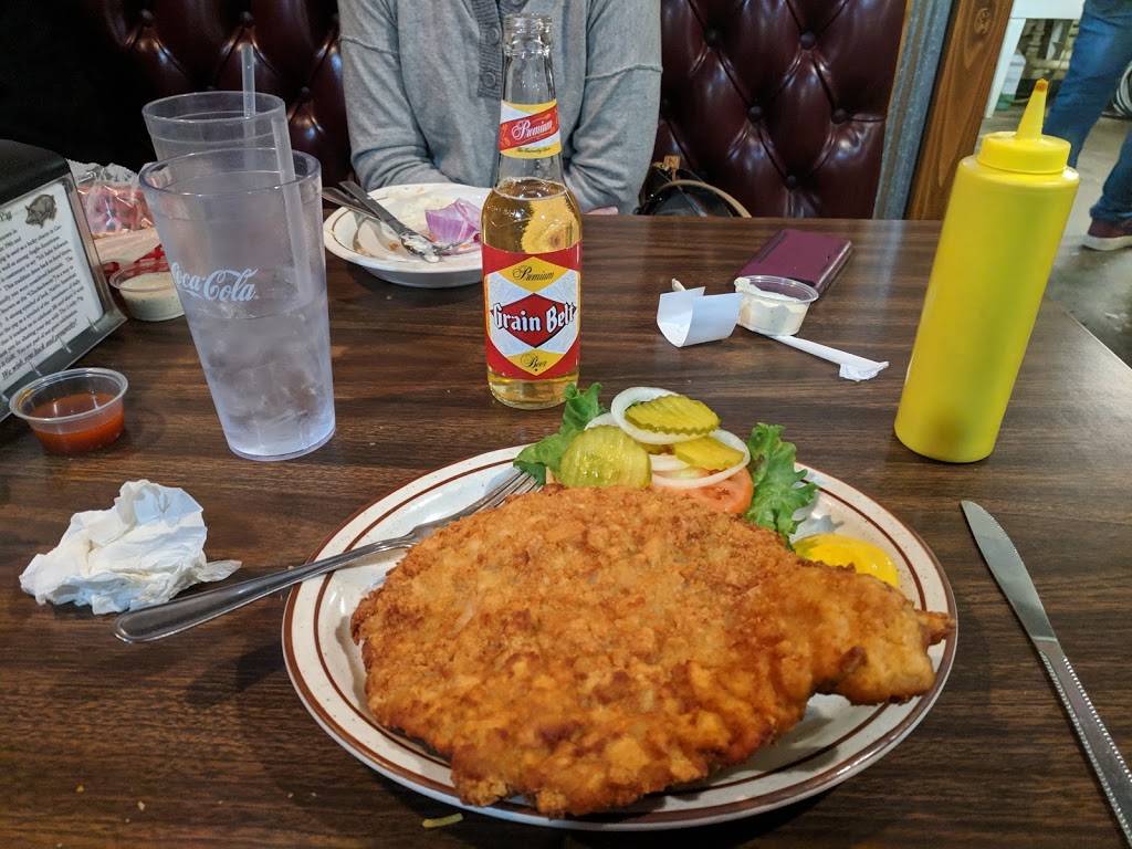 Lucky Pig Pub & Grill | restaurant | 113 W Walnut St, Ogden, IA 50212, USA | 5152759946 OR +1 515-275-9946