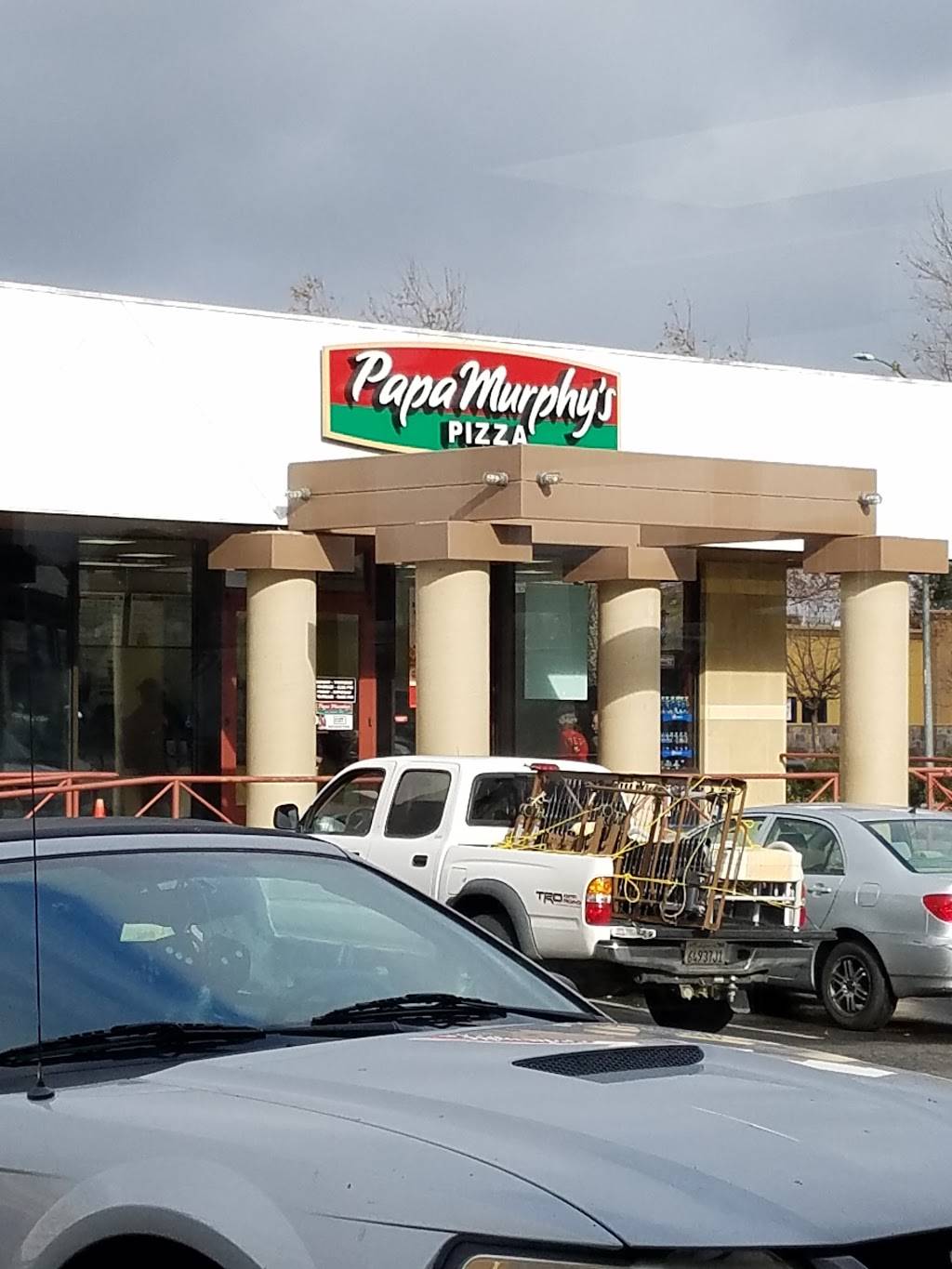 Papa Murphys Take N Bake Pizza | meal takeaway | 962 Gray Ave, Yuba City, CA 95991, USA | 5307519000 OR +1 530-751-9000