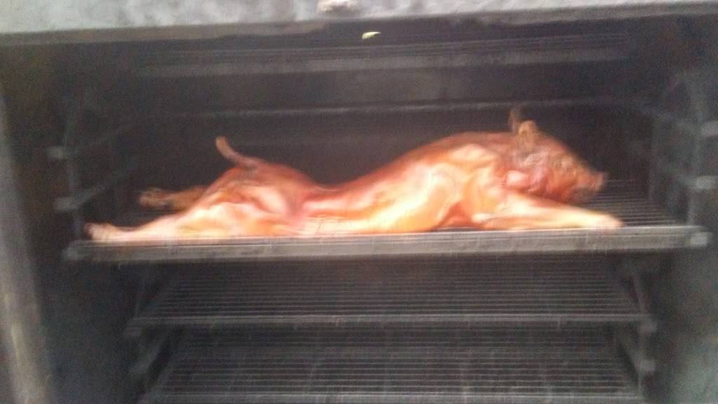 Bee Caves B-B-Q | restaurant | 8414 Bee Caves Rd, Austin, TX 78746, USA | 5123069040 OR +1 512-306-9040