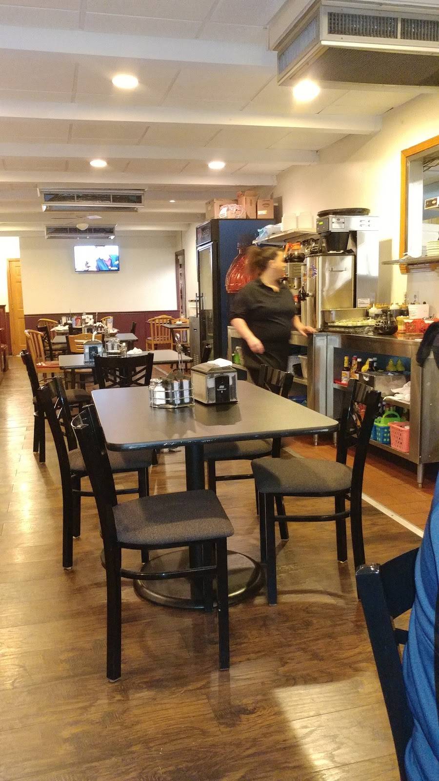 Alton Village Inn Pancake House | bakery | 2611 College Ave, Alton, IL 62002, USA | 6184628750 OR +1 618-462-8750