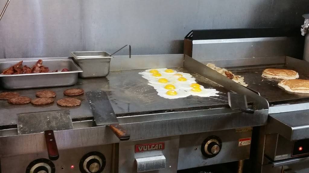 Back Porch Smokehouse | restaurant | 1797 Lake Linville Rd, Mt Vernon, KY 40456, USA | 6062568504 OR +1 606-256-8504