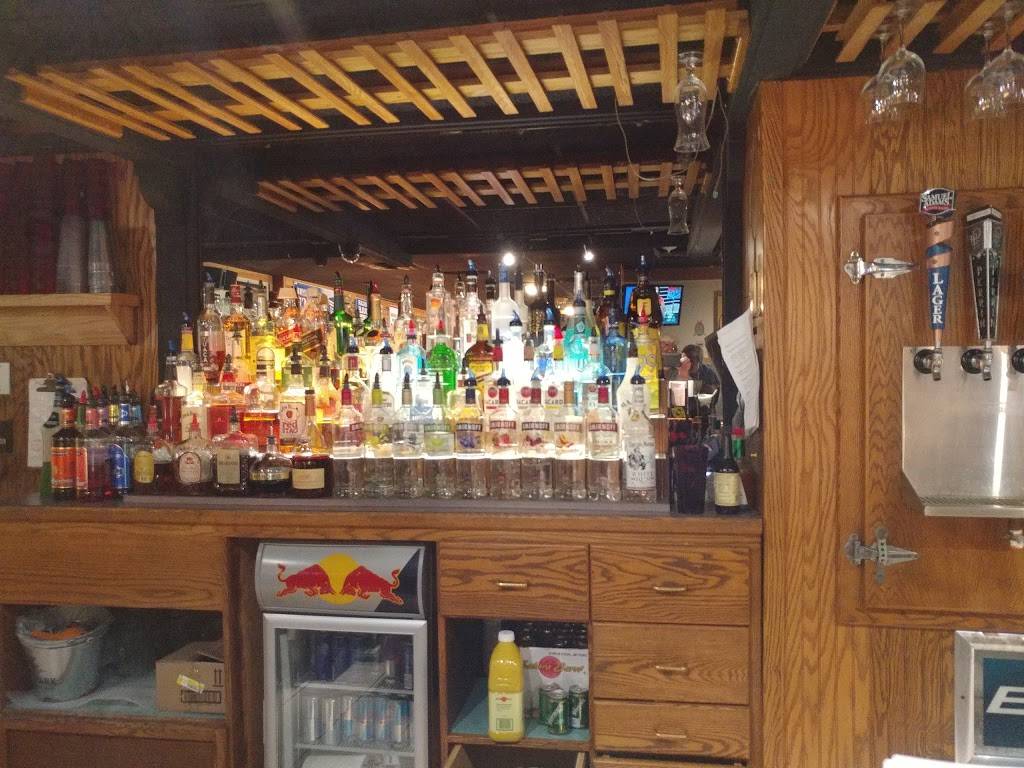 Charlies Bar & Grill | restaurant | 116 Lansing Rd, Potterville, MI 48876, USA | 5176452590 OR +1 517-645-2590