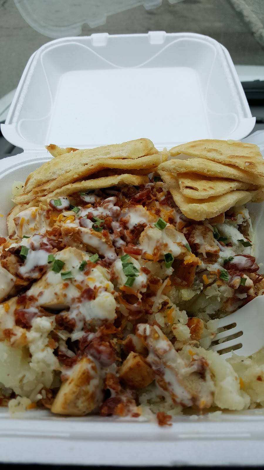 Spud Headz | restaurant | 16400 W McNichols Rd, Detroit, MI 48235, USA | 3138387783 OR +1 313-838-7783