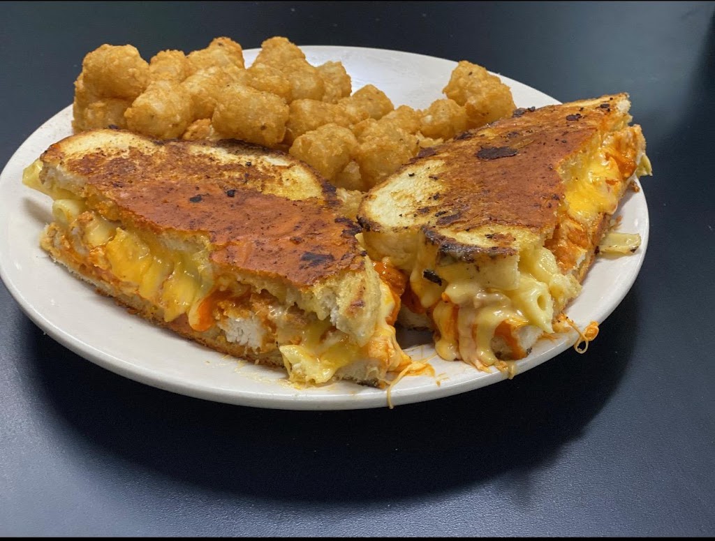 Ooey Gooey Cheesy Grilled Cheese | restaurant | 411 E Dundee Rd, Wheeling, IL 60090, USA | 7737977399 OR +1 773-797-7399