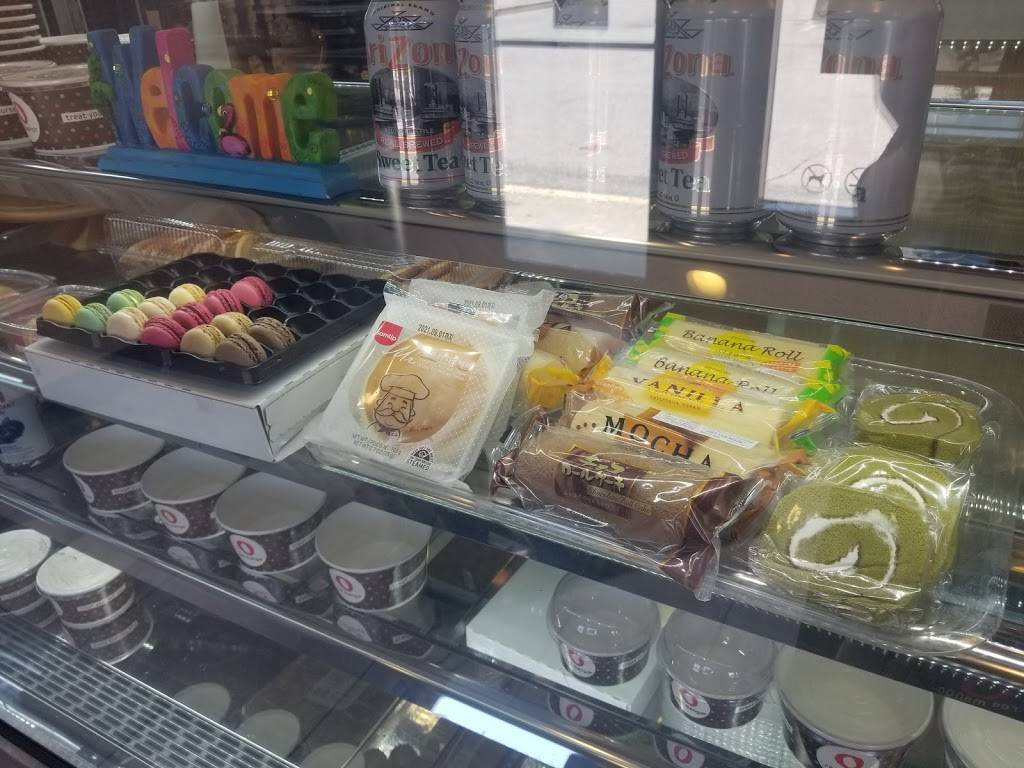 Red Mango | restaurant | 1793 E 10th St, Bloomington, IN 47408, USA | 8123349822 OR +1 812-334-9822